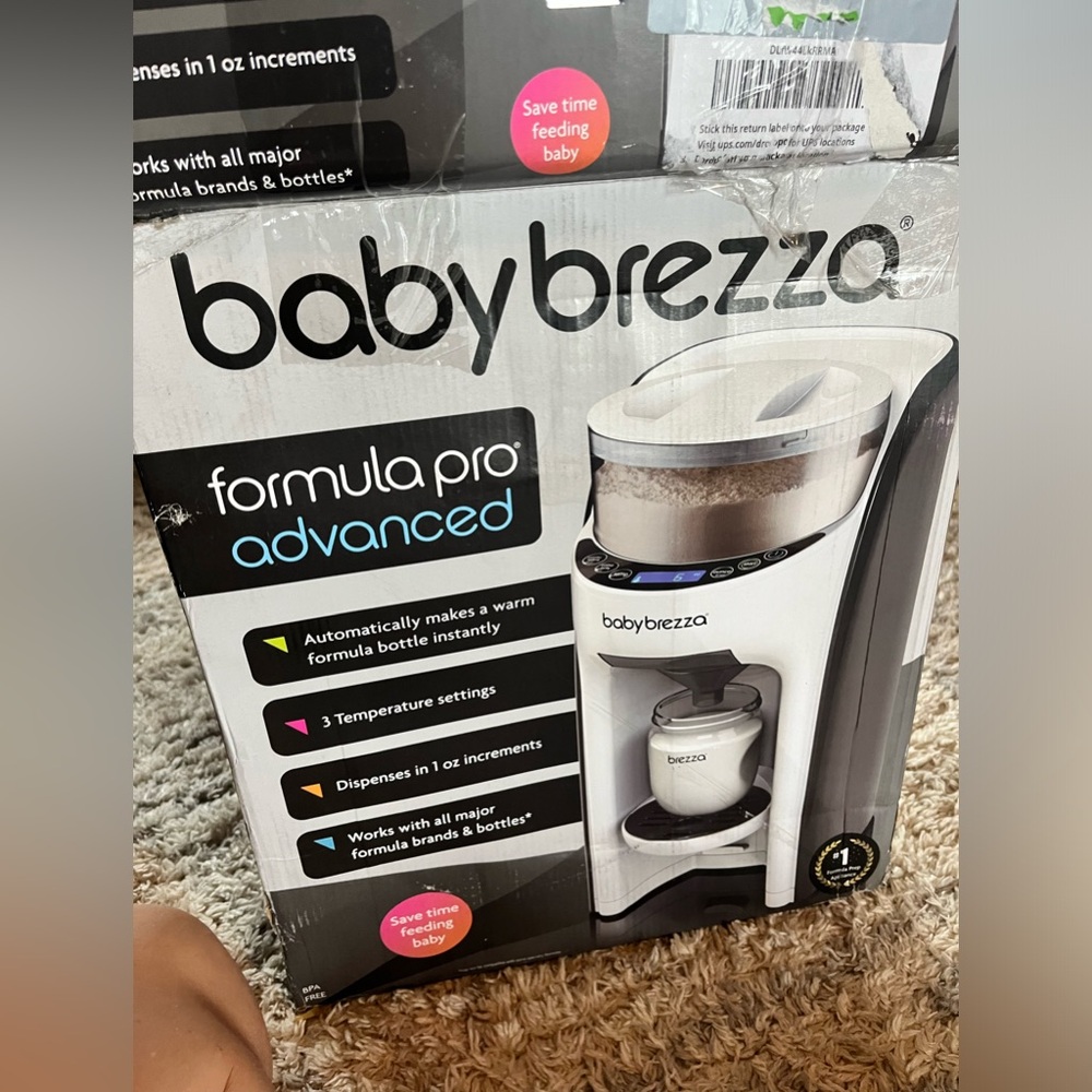 Like new! Baby brezza formula maker pro!